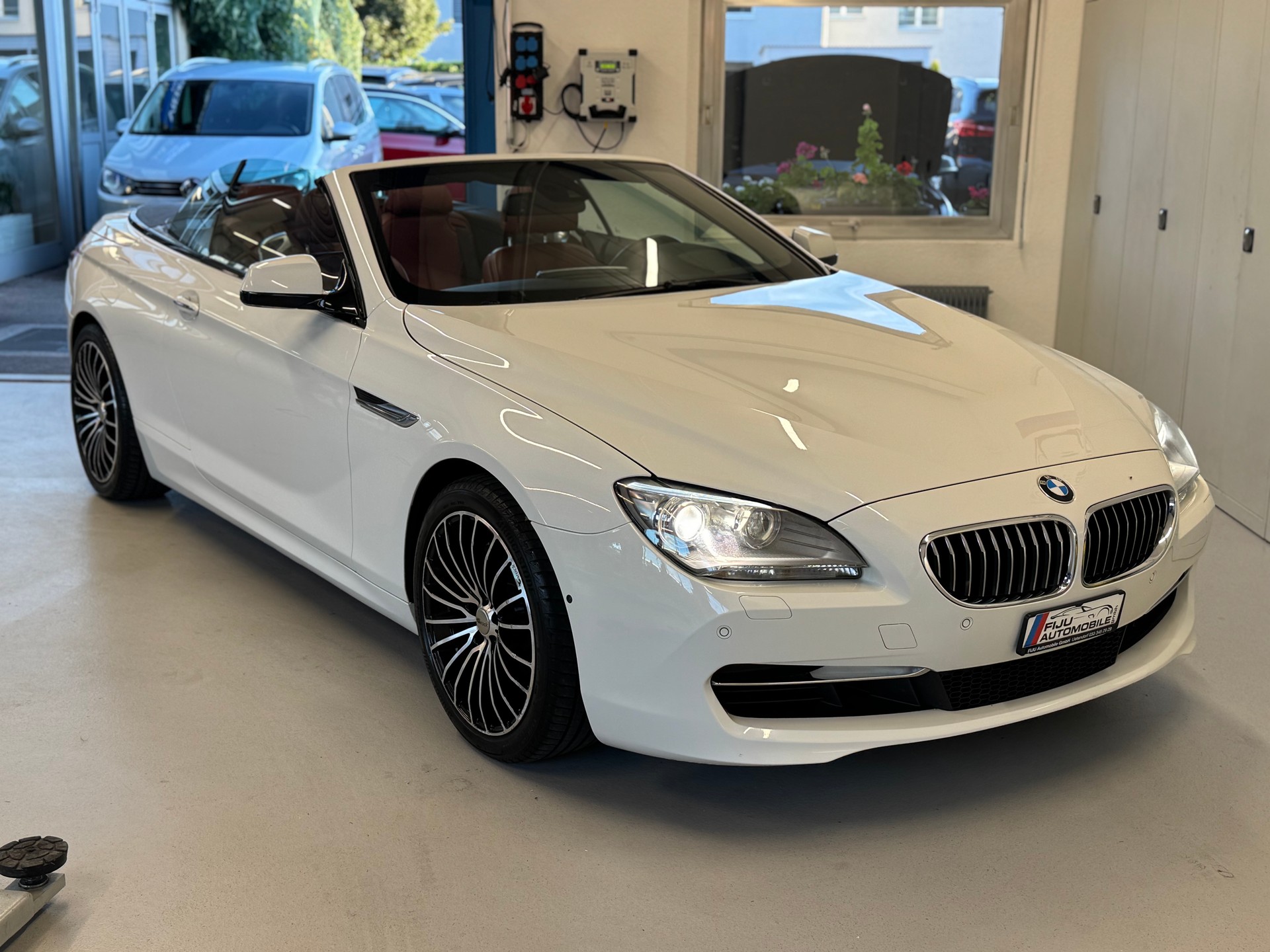 BMW 640i Cabrio-image-2