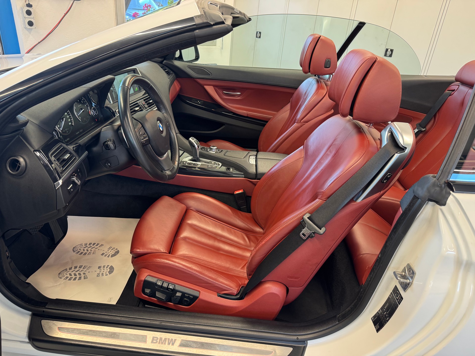 BMW 640i Cabrio-image-7