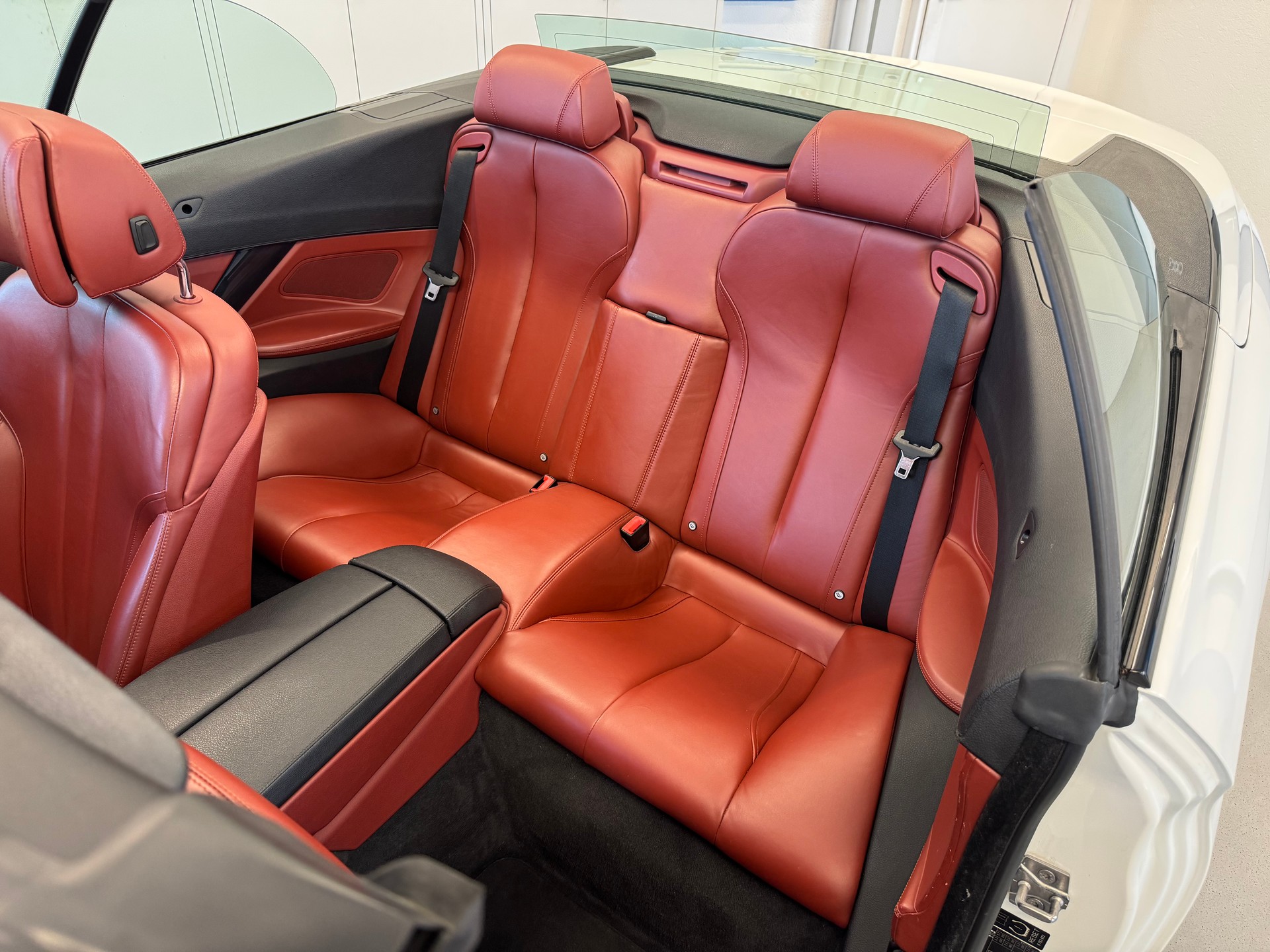 BMW 640i Cabrio-image-12