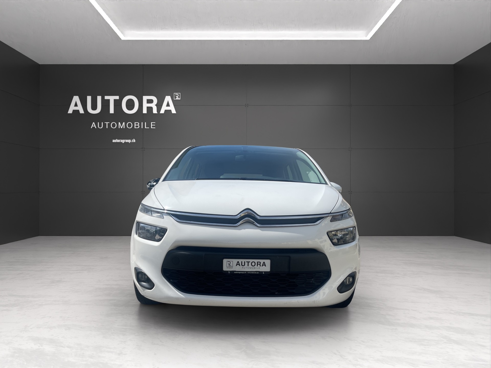 CITROEN C4 Picasso 1.6i 16V Attraction-image-1