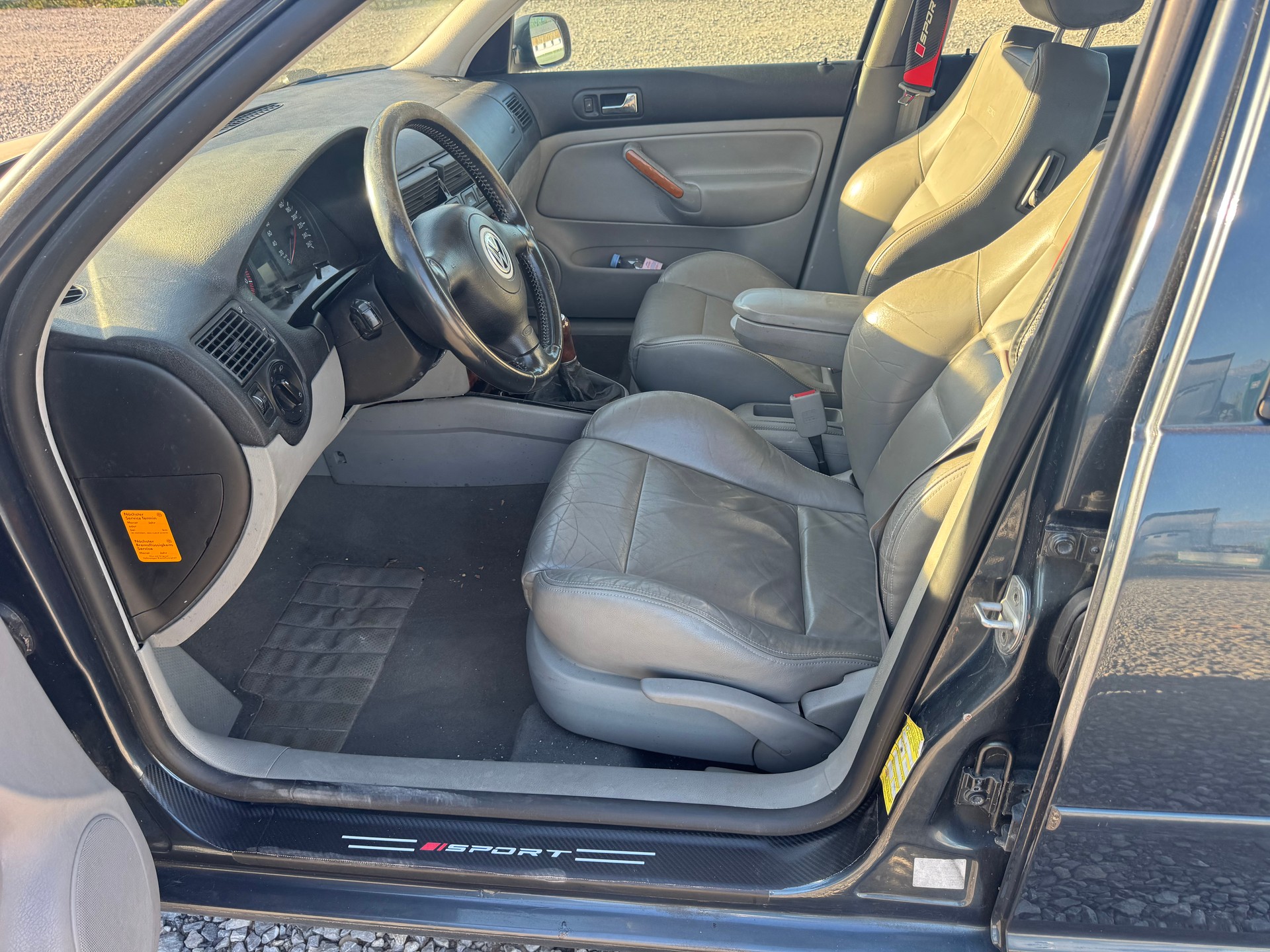 VW Golf 2.8 Highline 4Motion-image-7