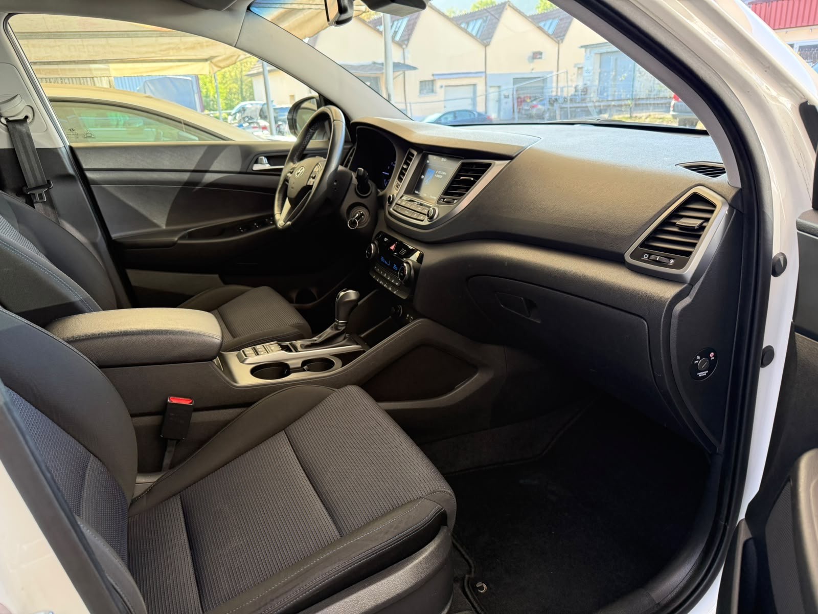 HYUNDAI Tucson 1.6 TGDI Plena 4WD Automatic-image-10