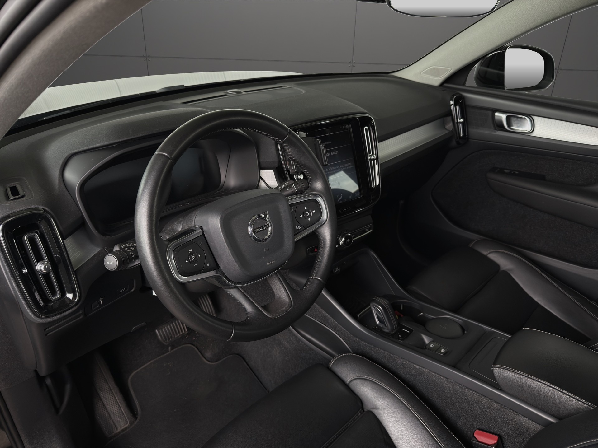 VOLVO XC40 T5 AWD Momentum Geartronic-image-6