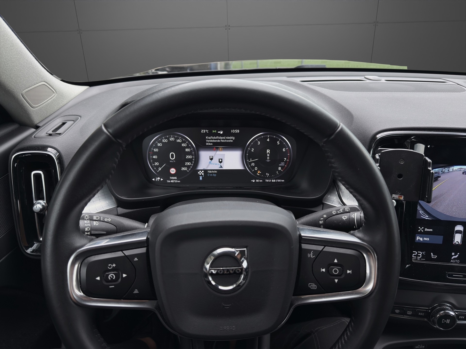 VOLVO XC40 T5 AWD Momentum Geartronic-image-12