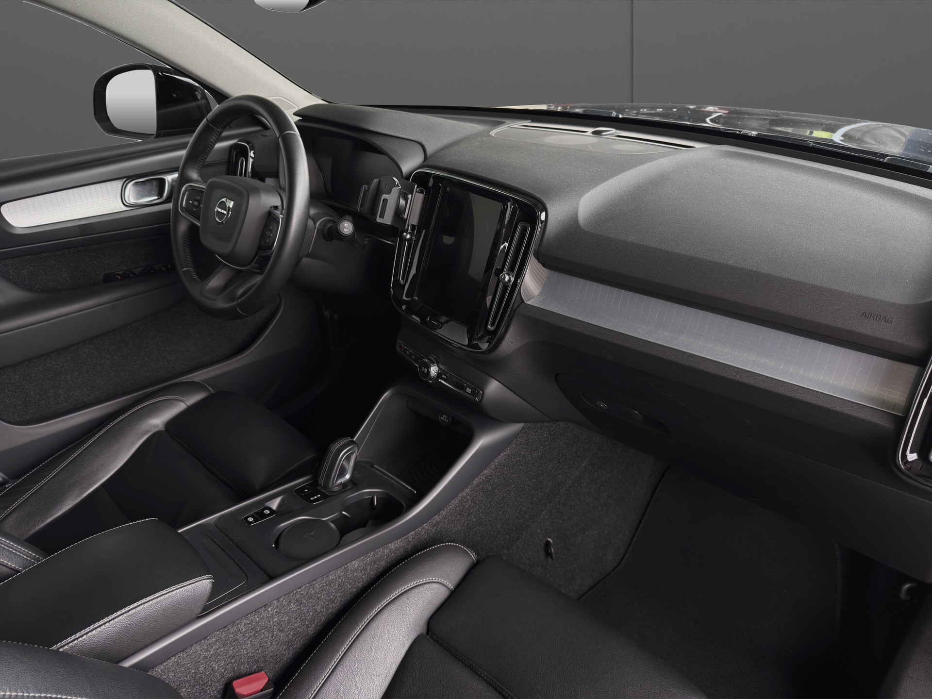 VOLVO XC40 T5 AWD Momentum Geartronic-image-10