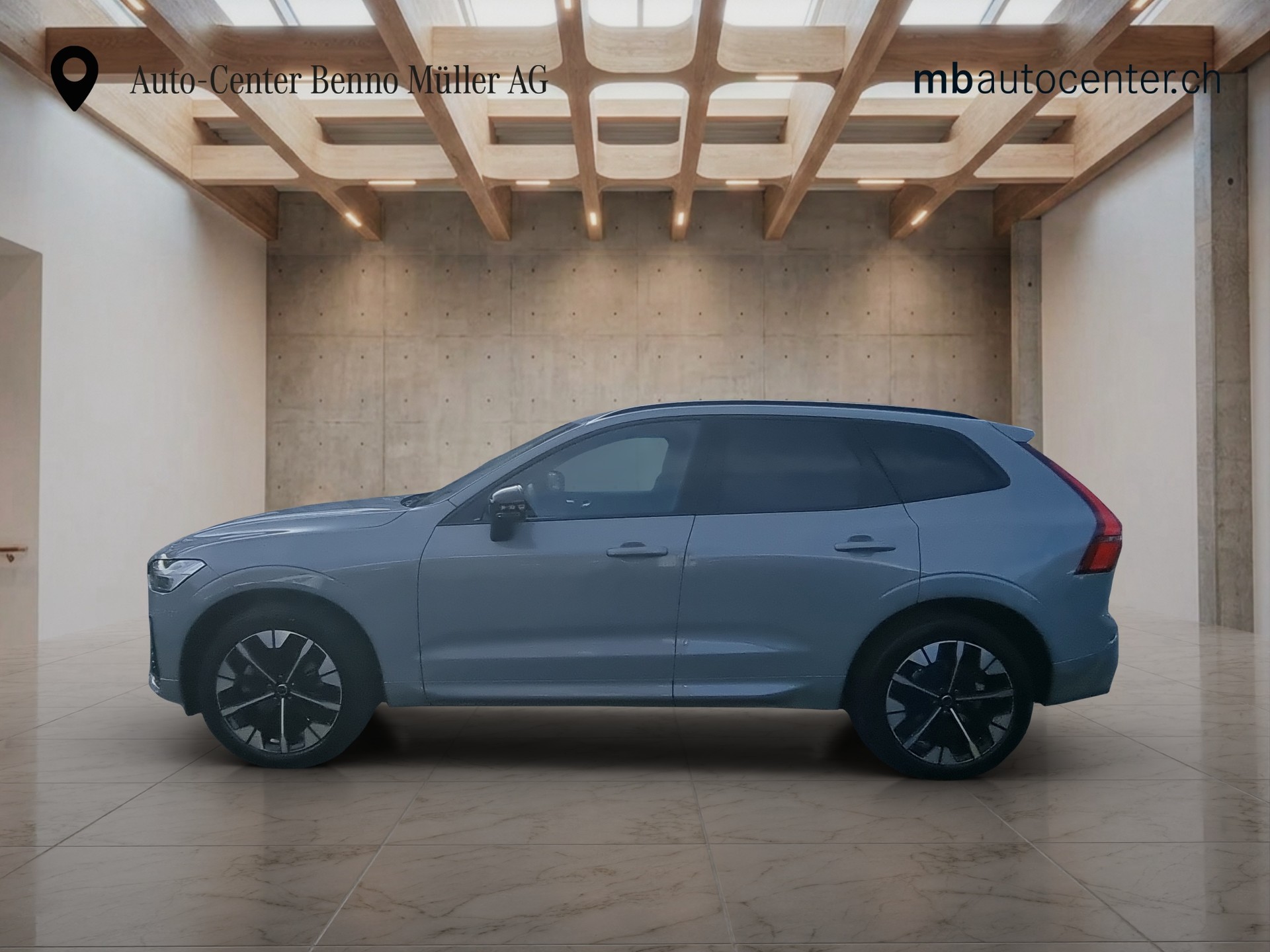 VOLVO XC60 2.0 B5 MH Plus Dark AWD-image-1