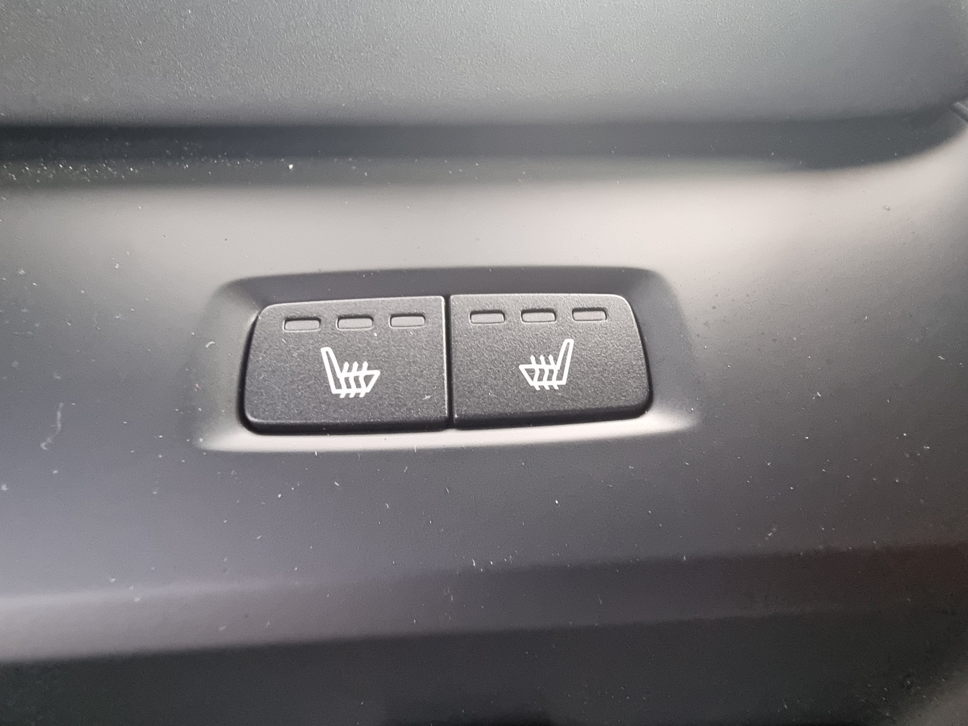 VOLVO XC60 2.0 B5 MH Plus Dark AWD-image-19