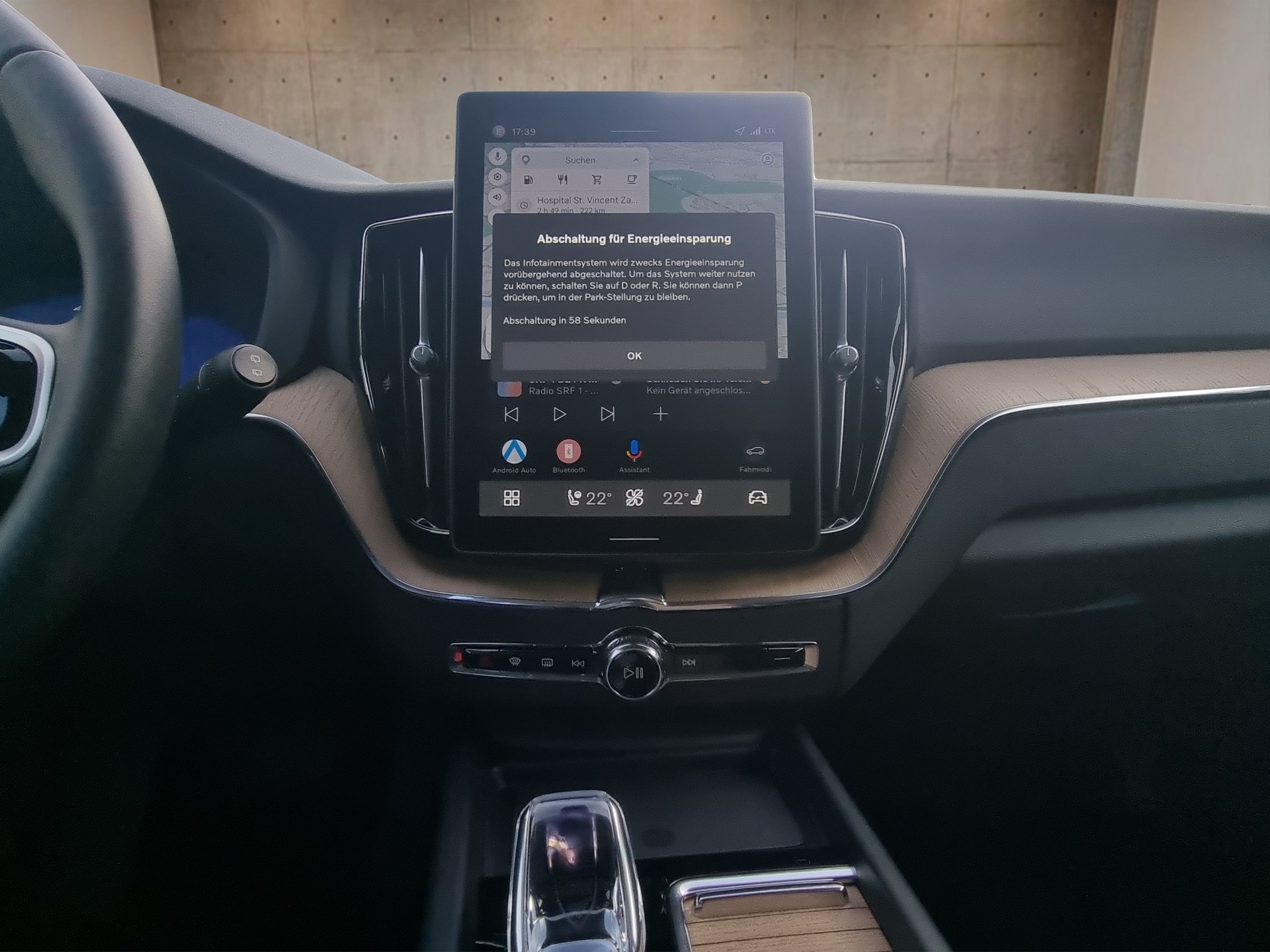 VOLVO XC60 2.0 B5 MH Plus Dark AWD-image-14