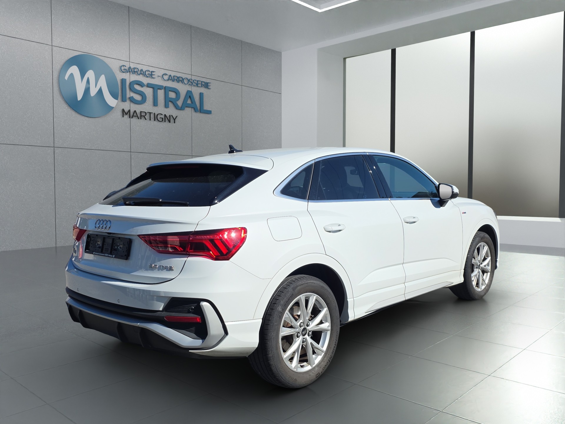 AUDI Q3 Sportback 1.5 35 TFSI S line S-Tronic-image-4