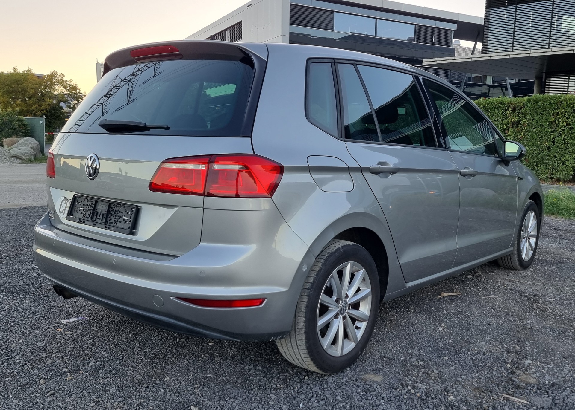 VW Golf Sportsvan 1.4 TSI Highline DSG-image-3
