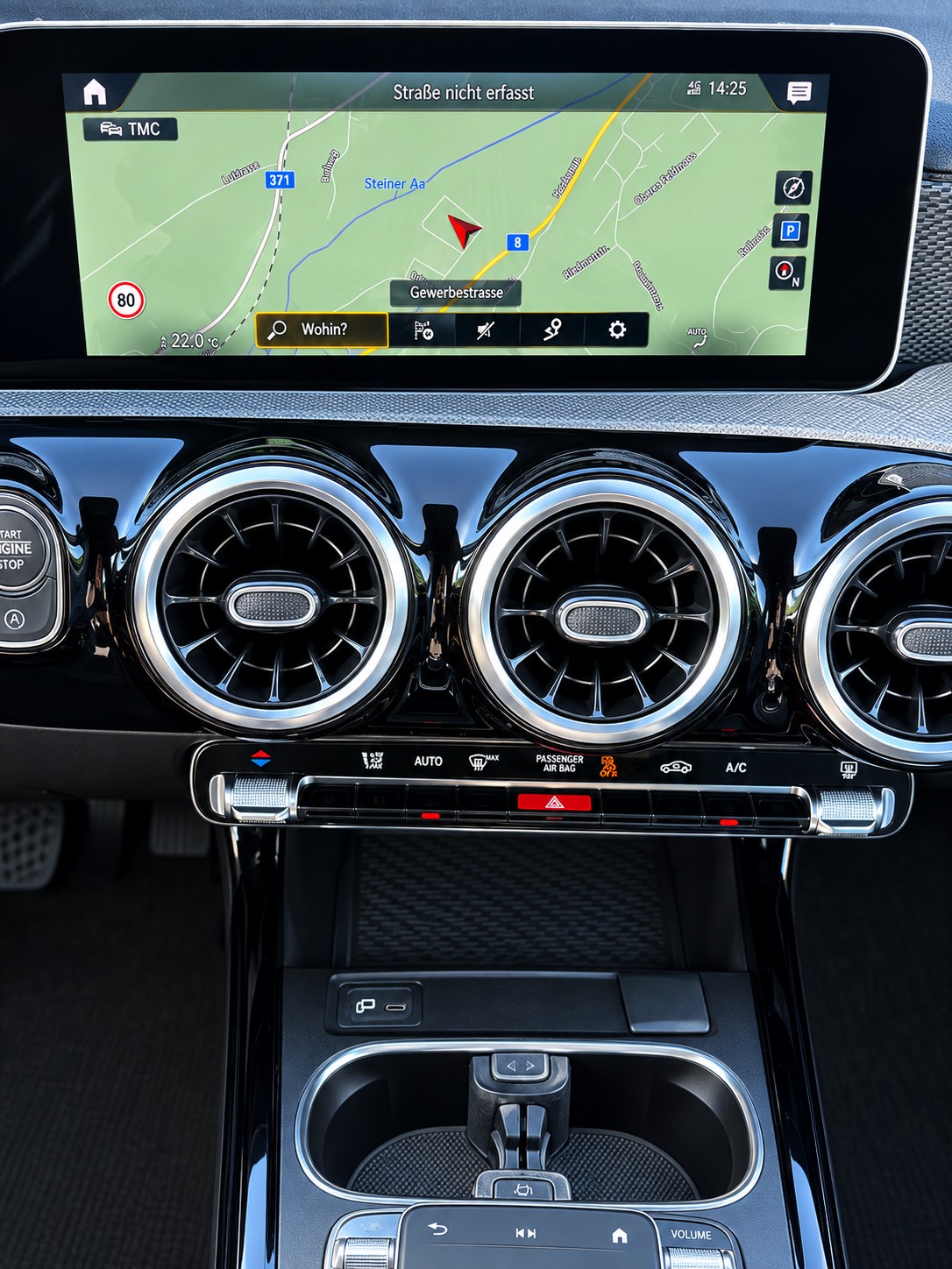 MERCEDES-BENZ A 250 Progressive 7G-DCT-image-10