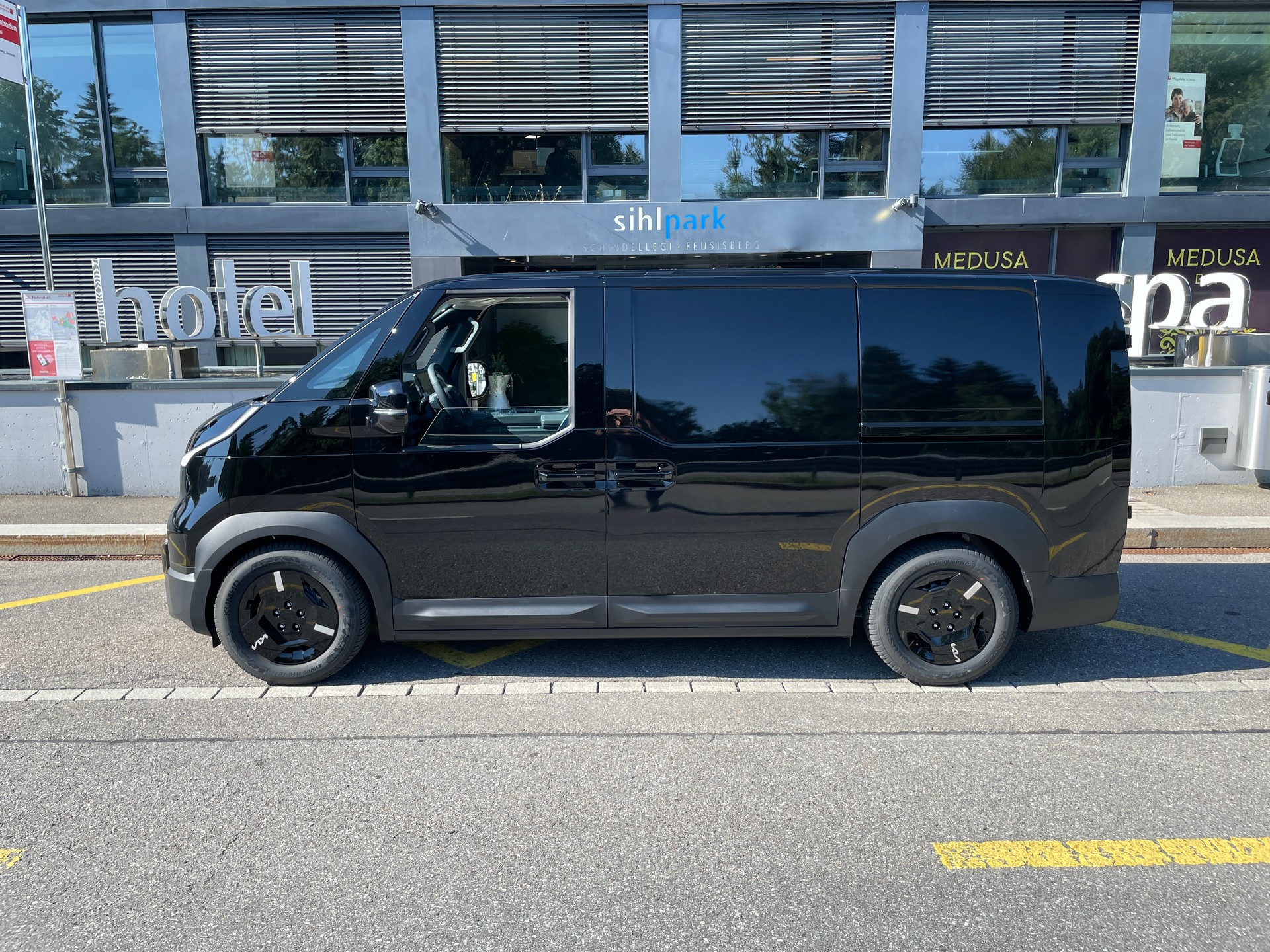KIA PV5 Cargo 71.2 kWh Plus mit Wärmepumpe, 2-Schiebetüren-image-2