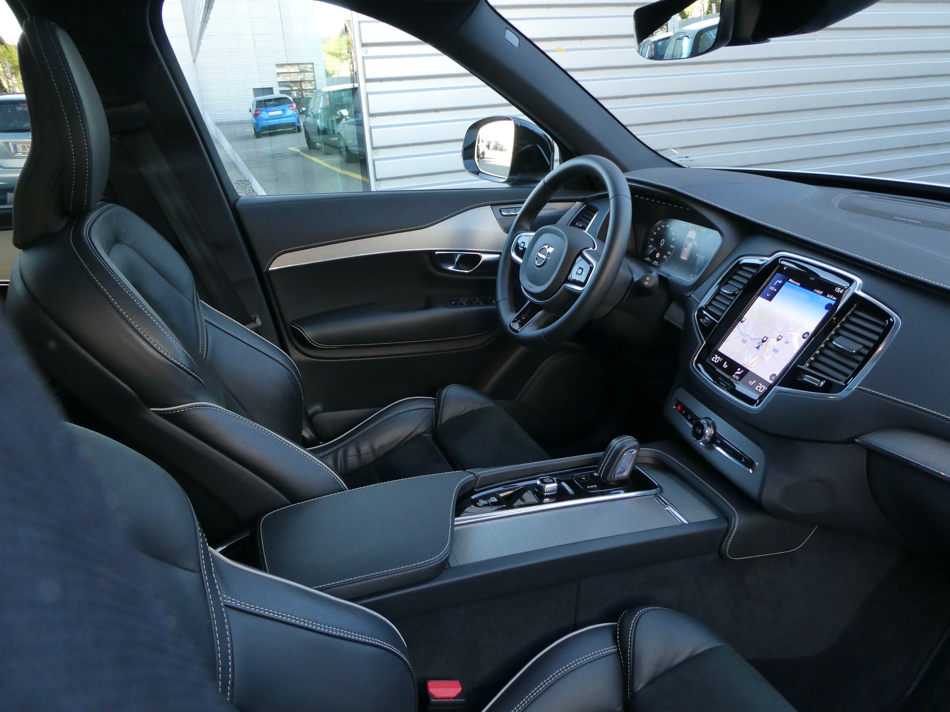 VOLVO XC90 T8 eAWD PluginHybrid Plus Dark Geartronic-image-11