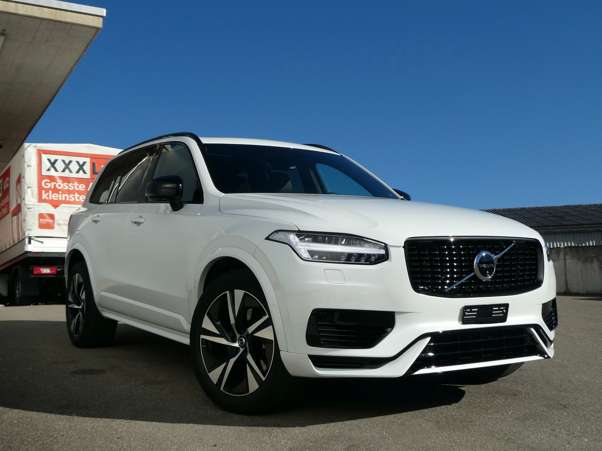 VOLVO XC90 T8 eAWD PluginHybrid Plus Dark Geartronic-image-6