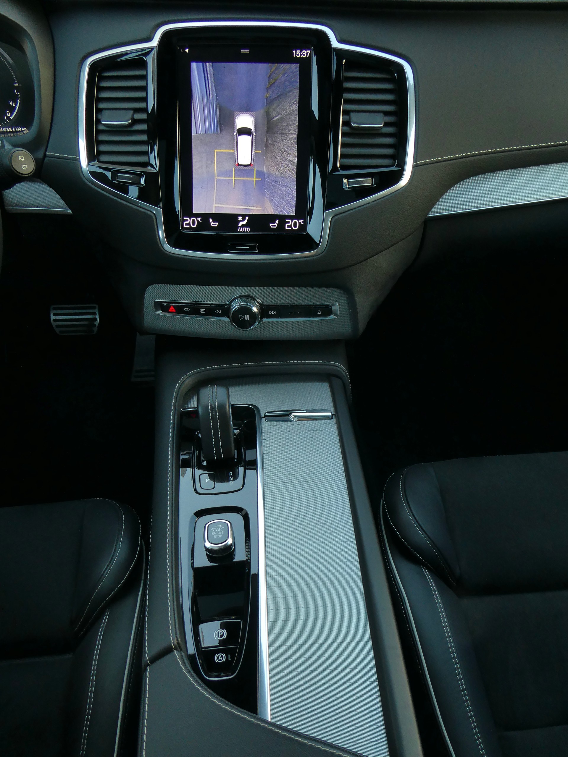 VOLVO XC90 T8 eAWD PluginHybrid Plus Dark Geartronic-image-13