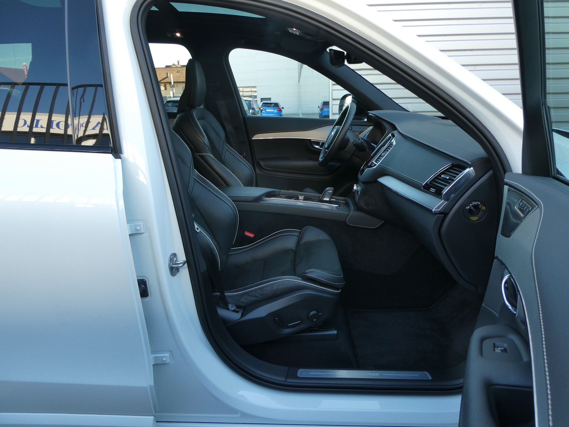 VOLVO XC90 T8 eAWD PluginHybrid Plus Dark Geartronic-image-10