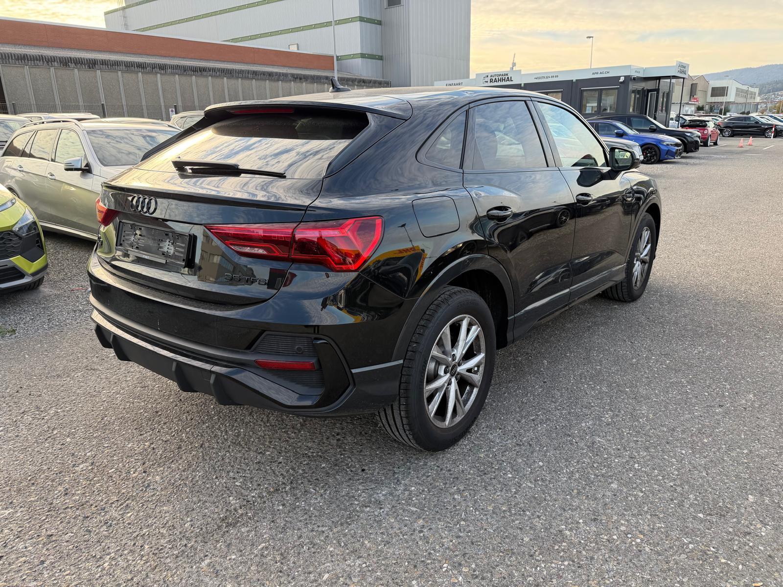 AUDI Q3 Sportback 1.5 35 TFSI S line S-Tronic-showroom-element-3