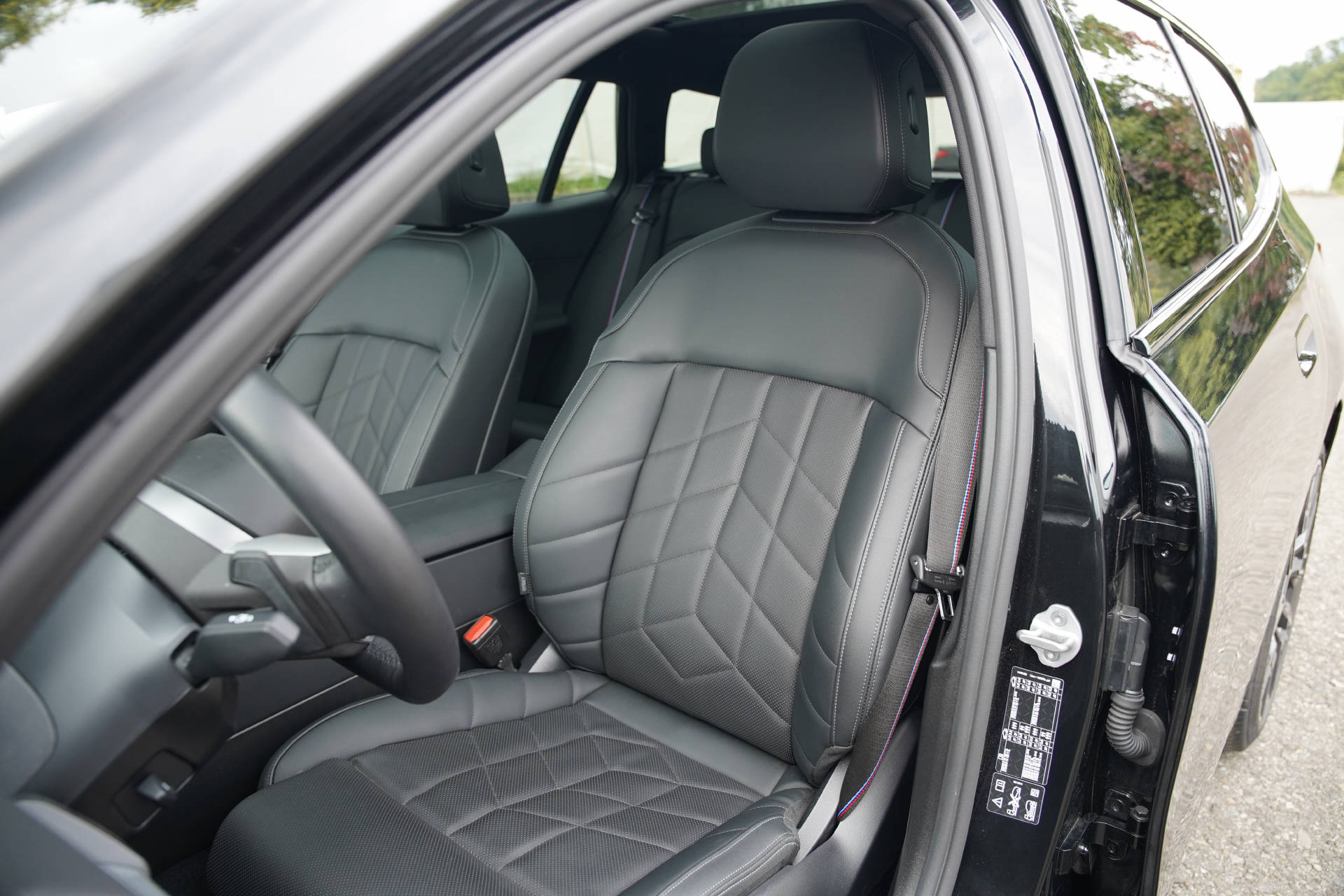 BMW 540d xDrive 48V M Sport Pro Steptronic-image-9