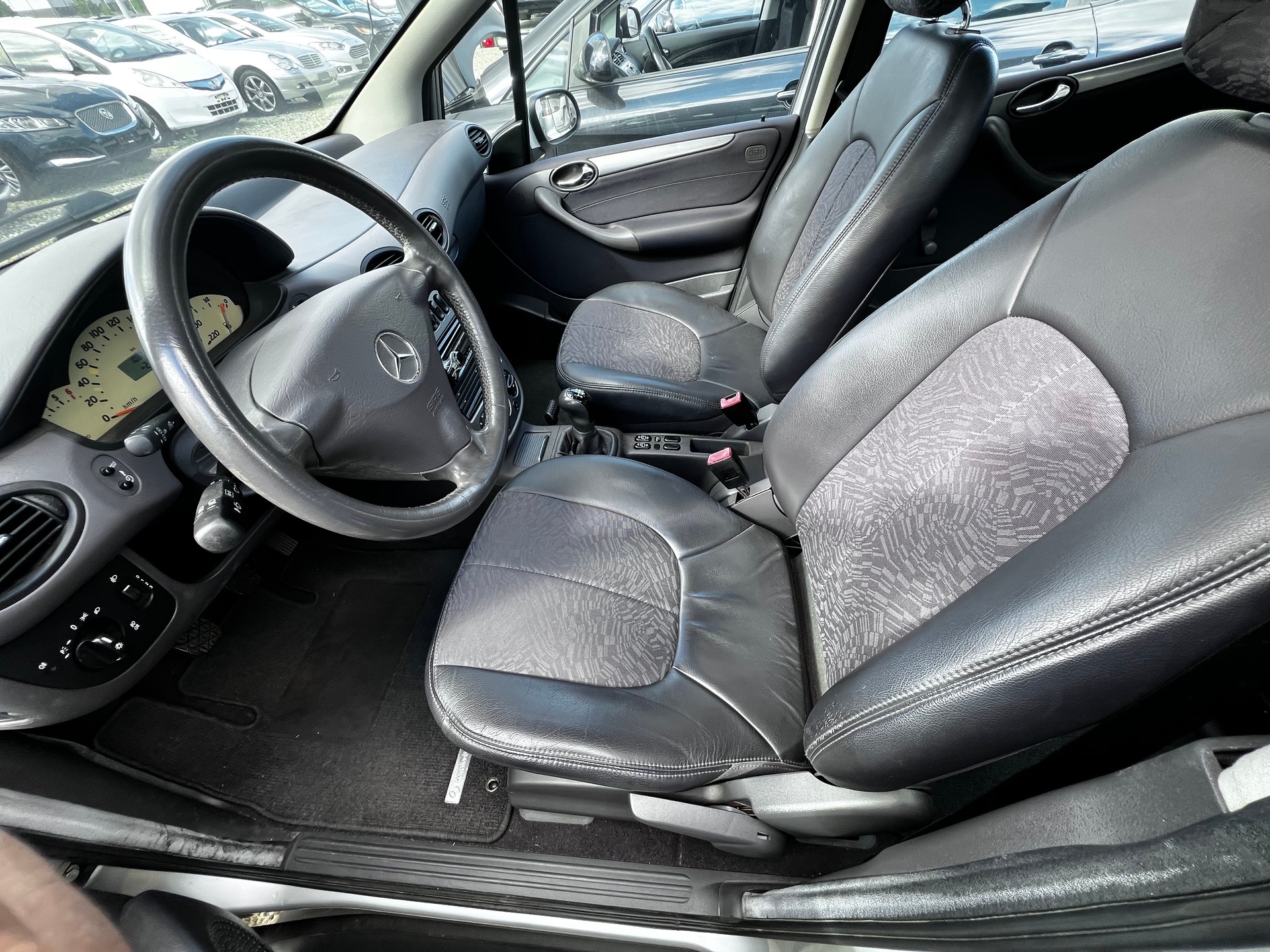 MERCEDES-BENZ A 160 L Avantgarde-image-6