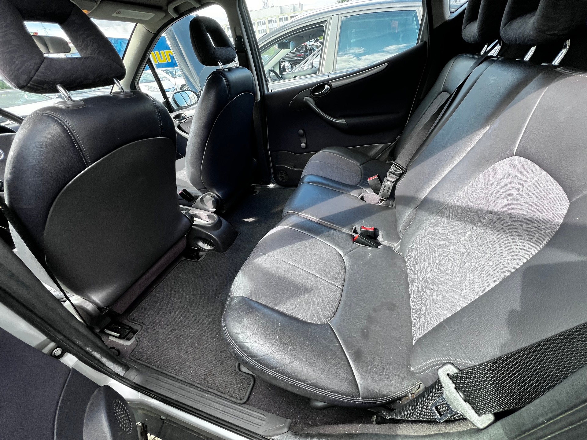 MERCEDES-BENZ A 160 L Avantgarde-image-9