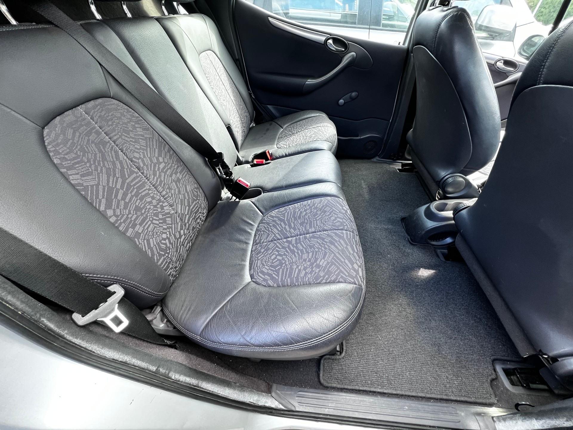 MERCEDES-BENZ A 160 L Avantgarde-image-8