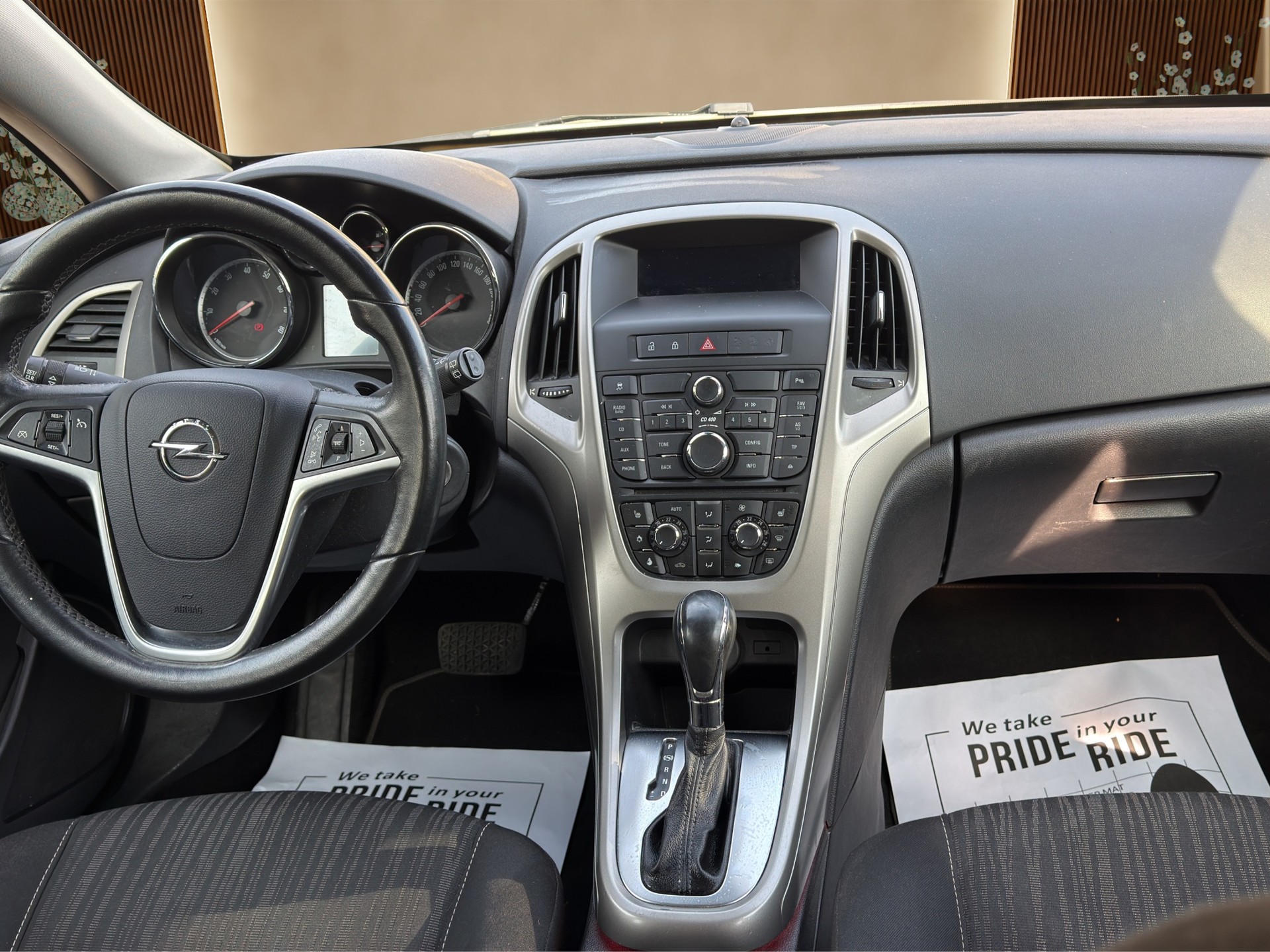 OPEL Astra SportsTourer 1.4i 16V Turbo Sport Automatic-image-10
