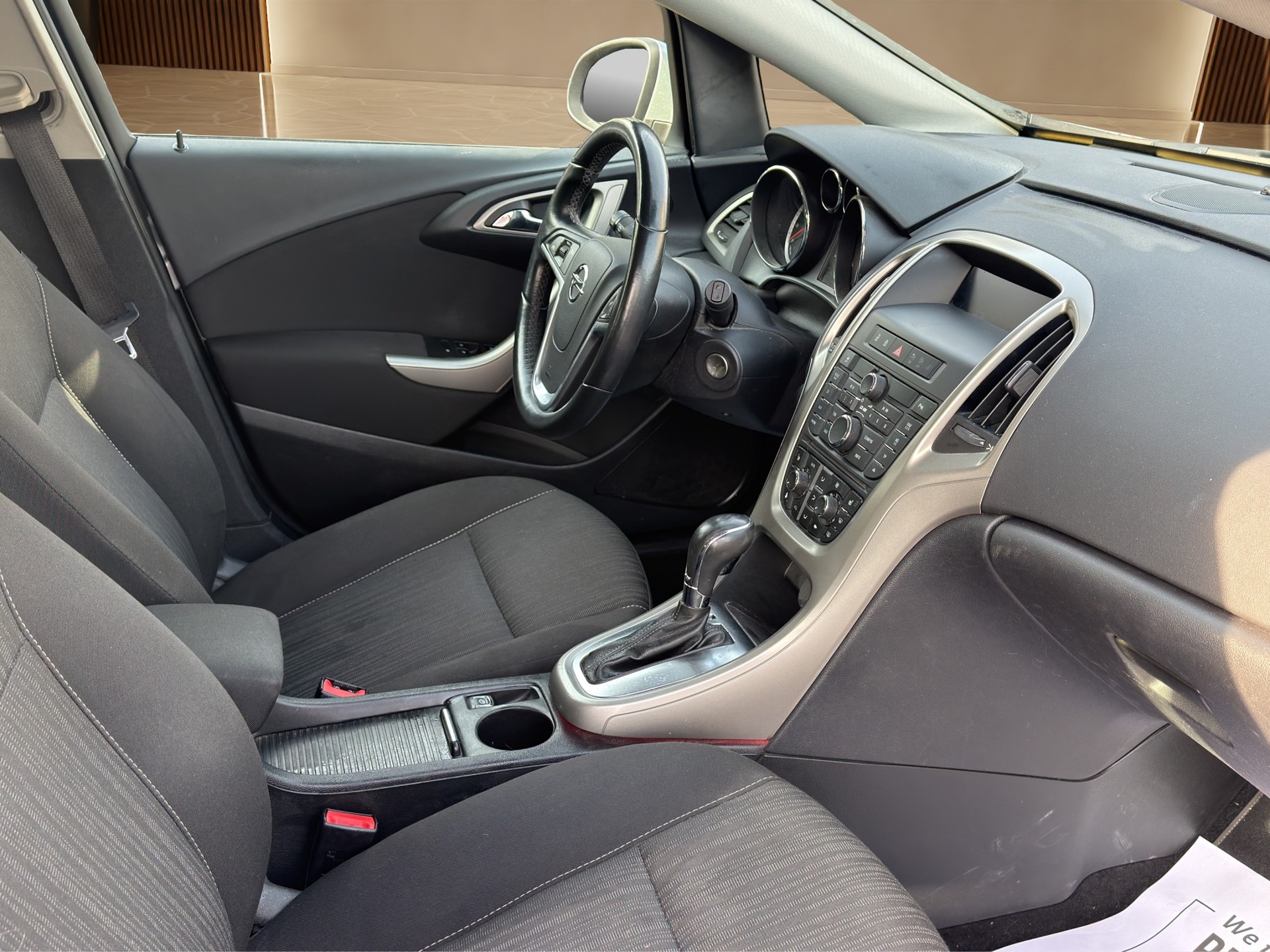 OPEL Astra SportsTourer 1.4i 16V Turbo Sport Automatic-image-11