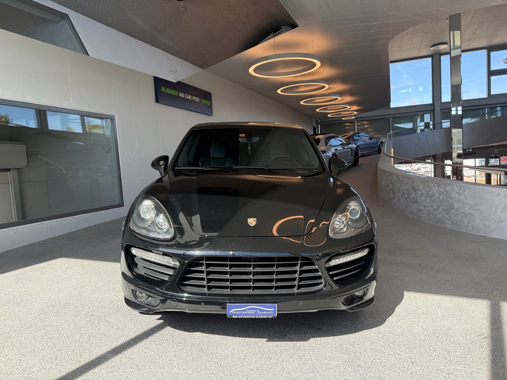 PORSCHE Cayenne GTS-image-1