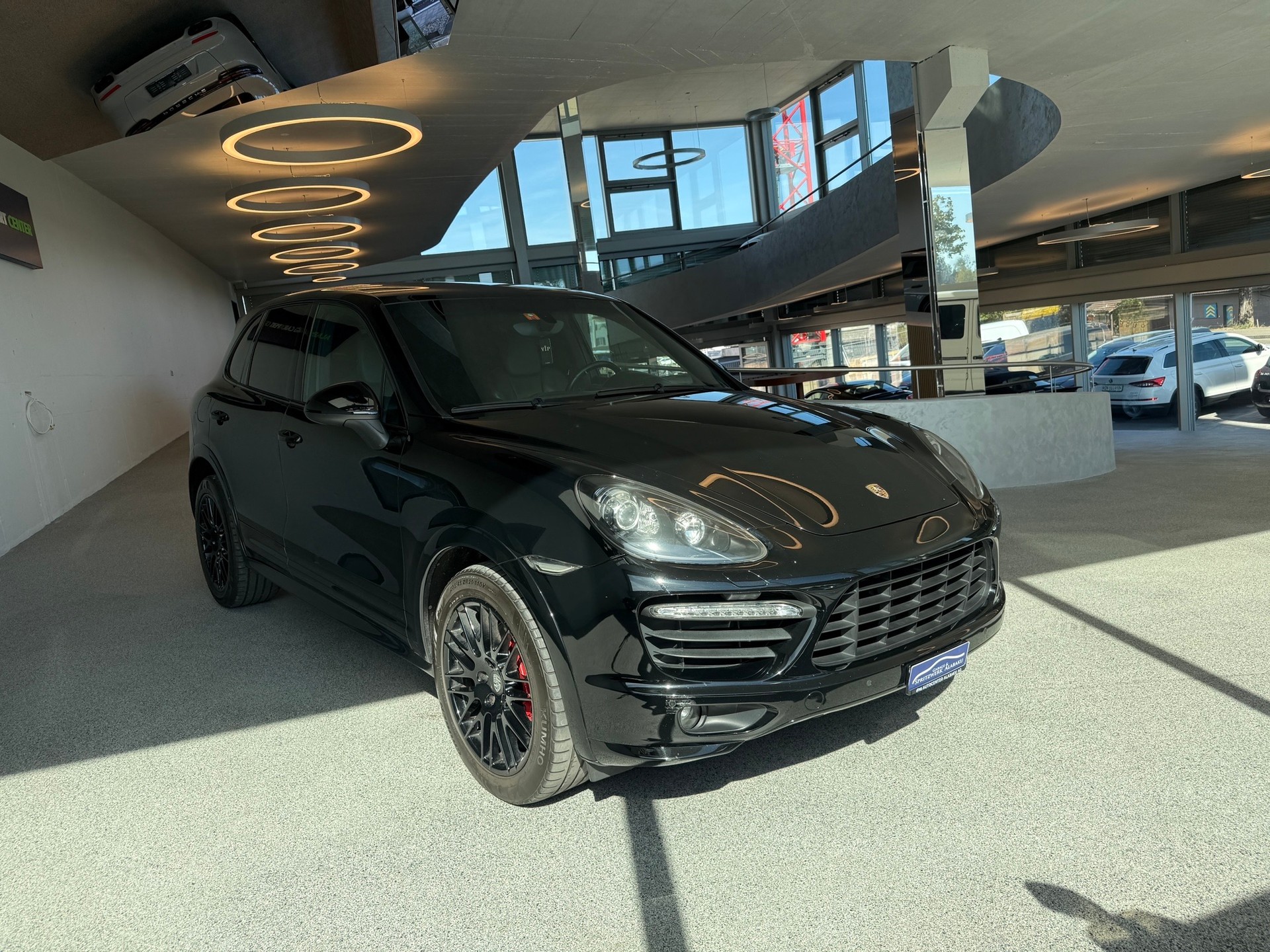 PORSCHE Cayenne GTS-image-2
