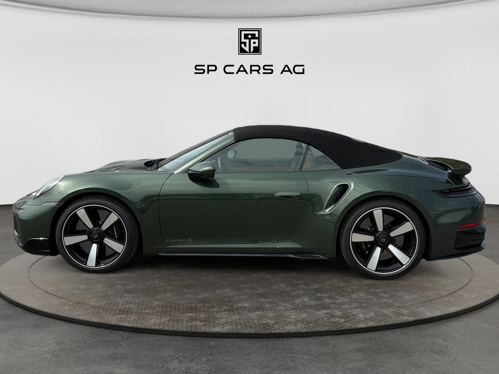 PORSCHE 911 Turbo S Cabriolet-image-1