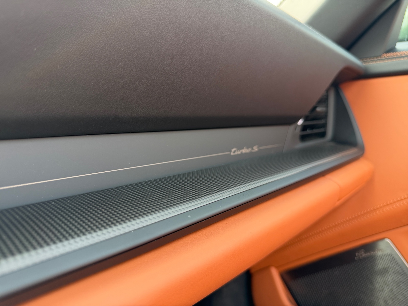 PORSCHE 911 Turbo S Cabriolet-image-13