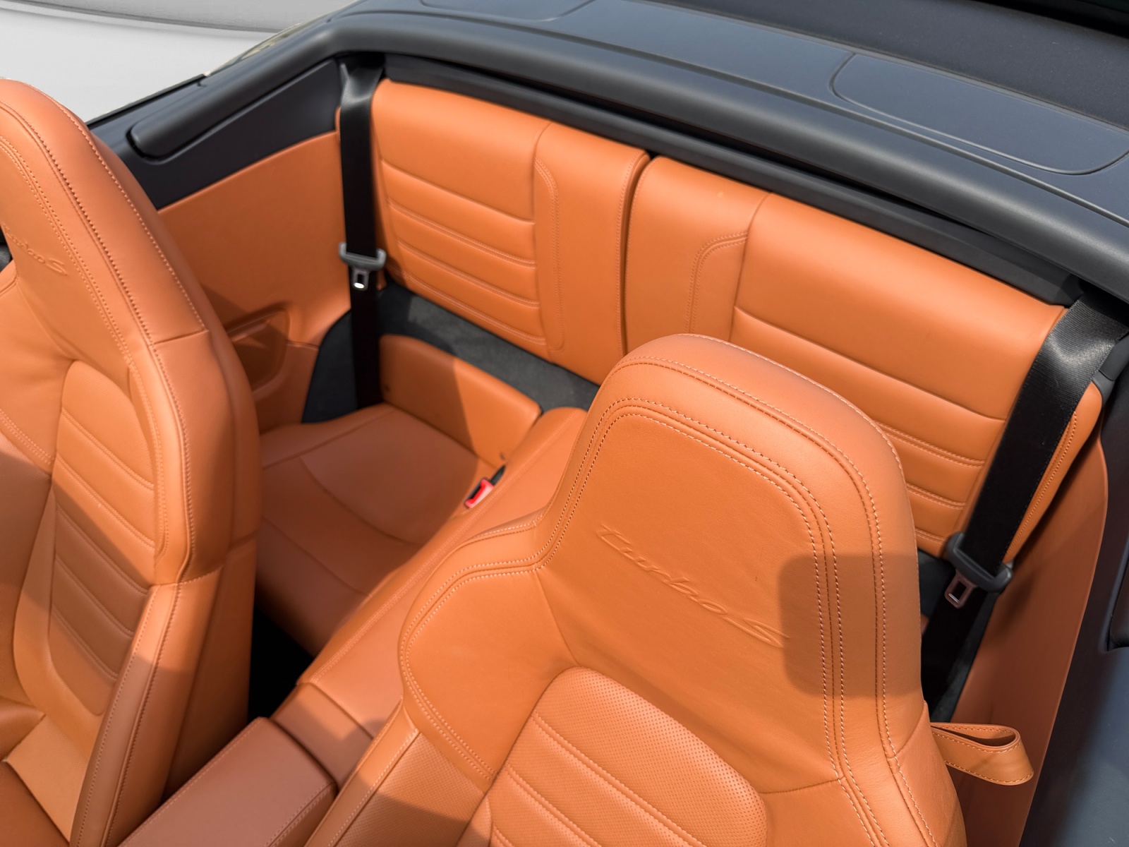 PORSCHE 911 Turbo S Cabriolet-image-14