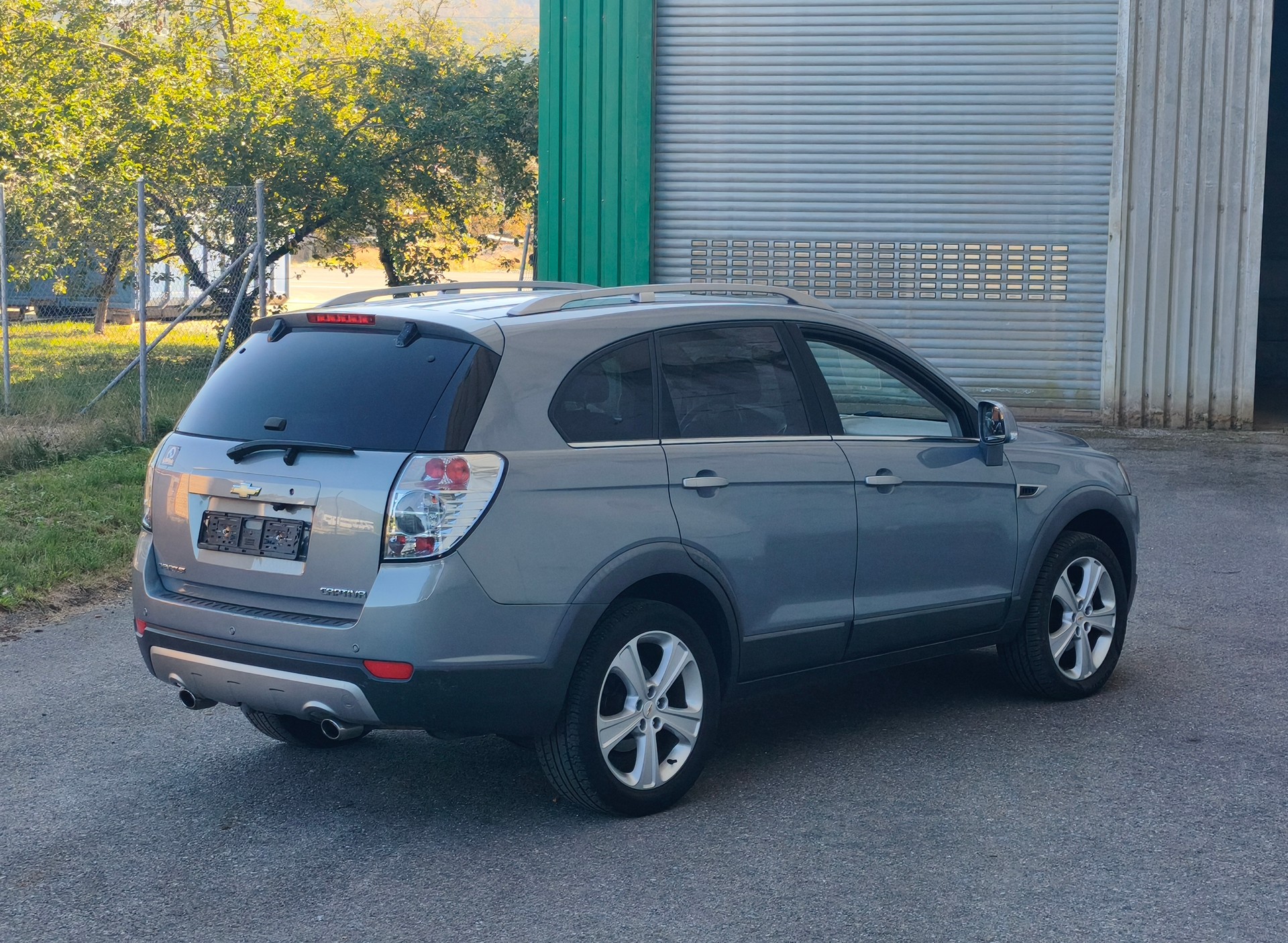 CHEVROLET Captiva 2.2 VCDi Louis Edition 4WD Automatic-image-2