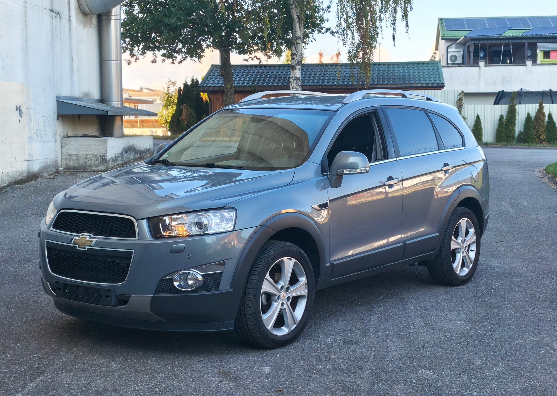 CHEVROLET Captiva 2.2 VCDi Louis Edition 4WD Automatic-image-0