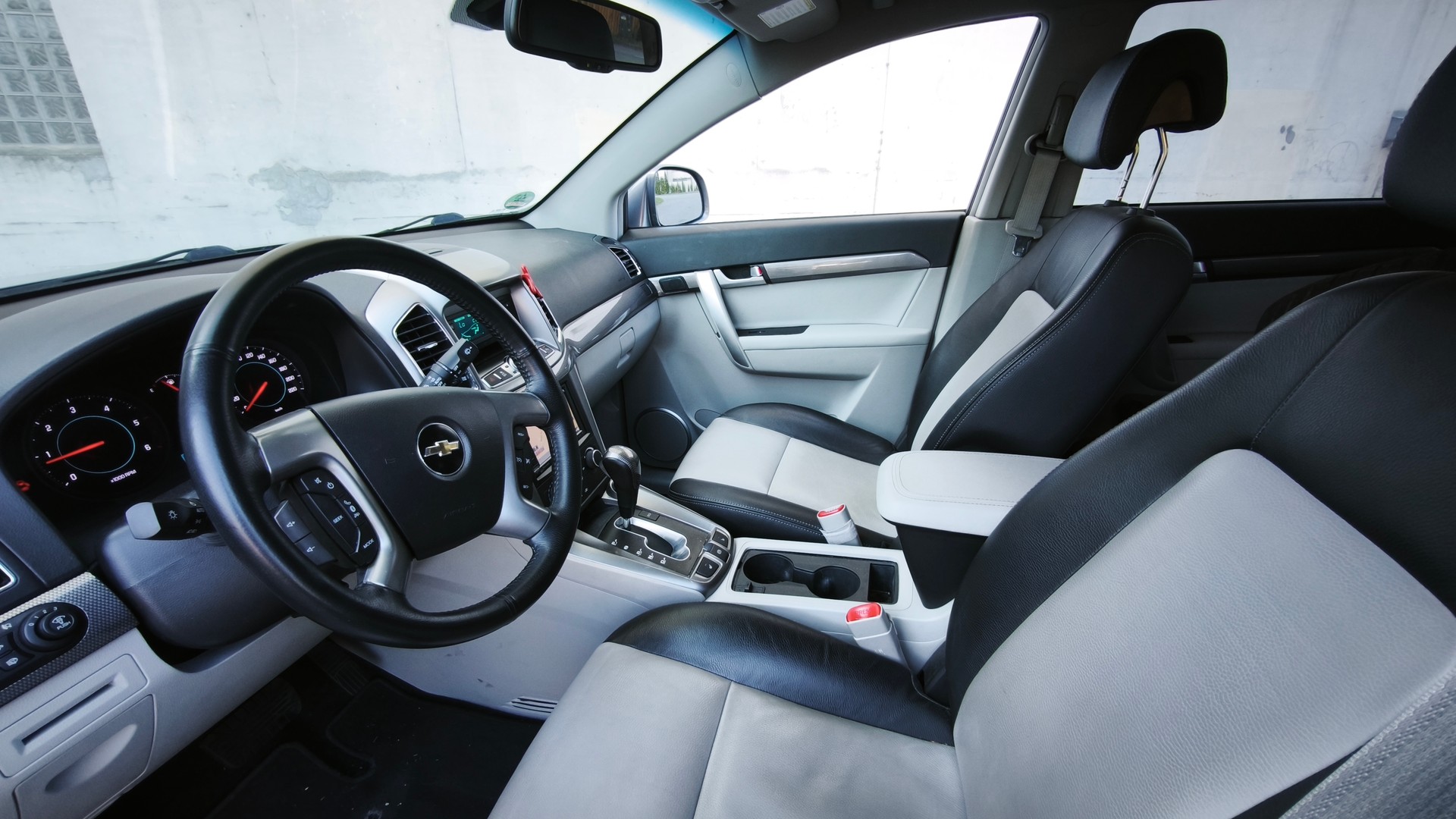 CHEVROLET Captiva 2.2 VCDi Louis Edition 4WD Automatic-image-5