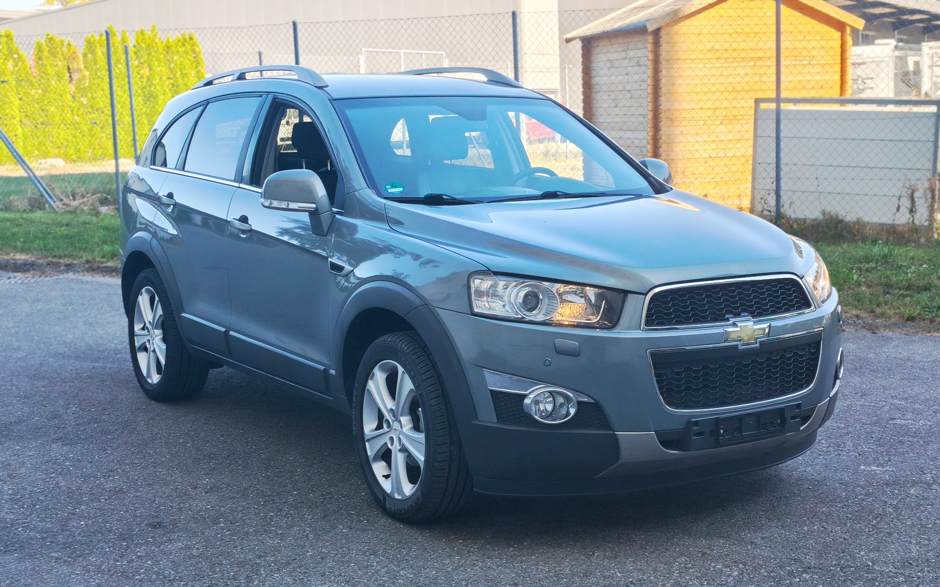 CHEVROLET Captiva 2.2 VCDi Louis Edition 4WD Automatic-image-1