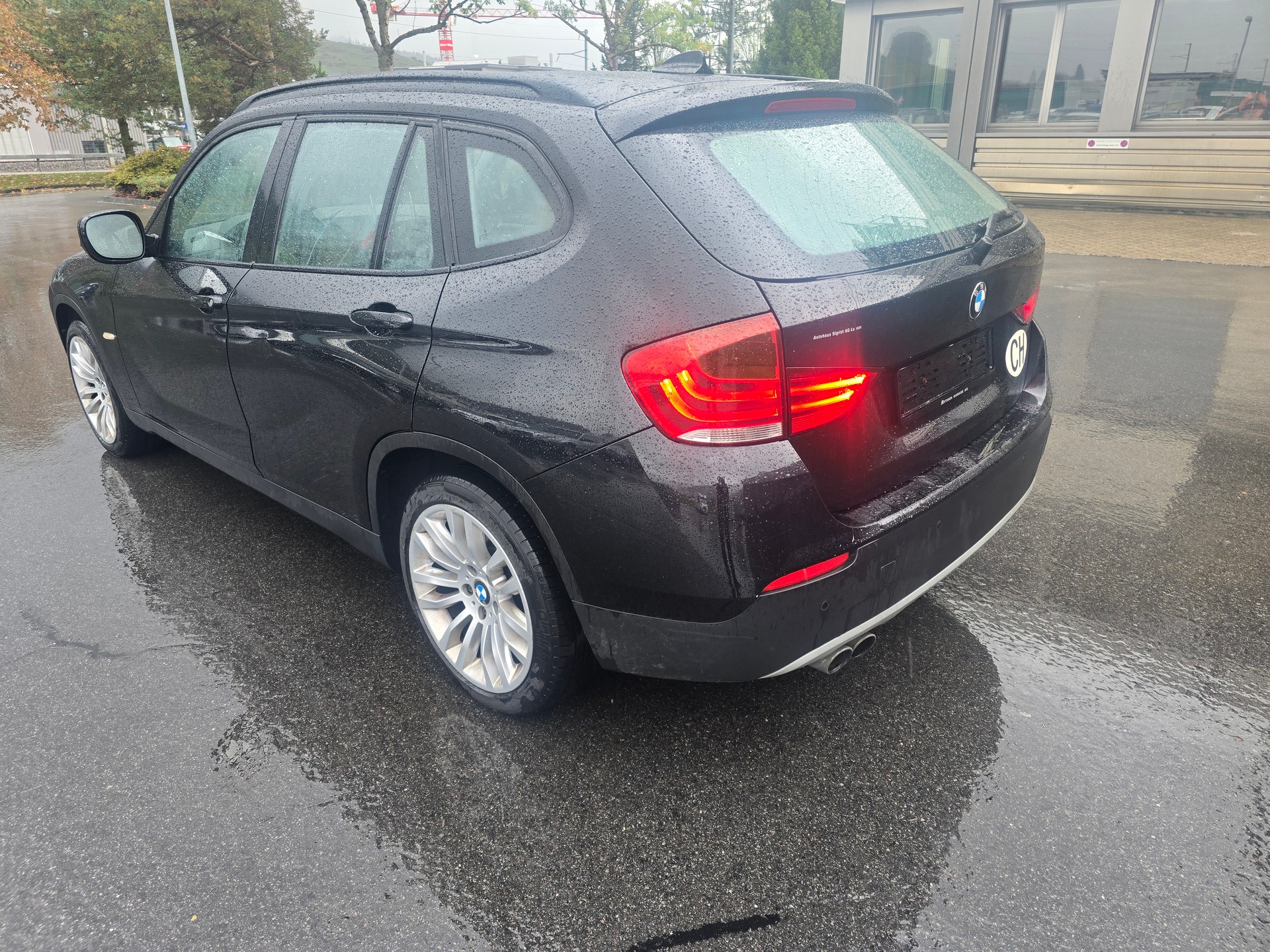 BMW X1 xDrive 28i Steptronic-image-5