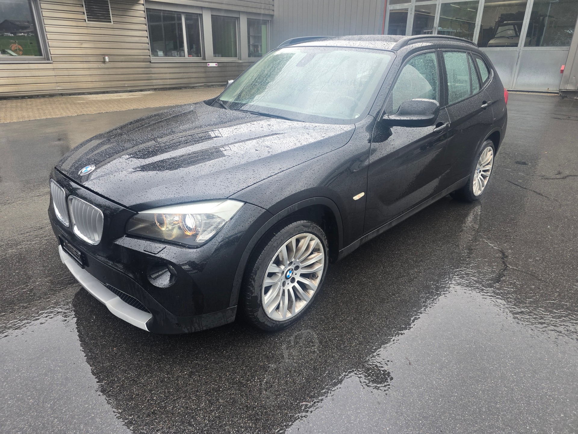 BMW X1 xDrive 28i Steptronic-image-2