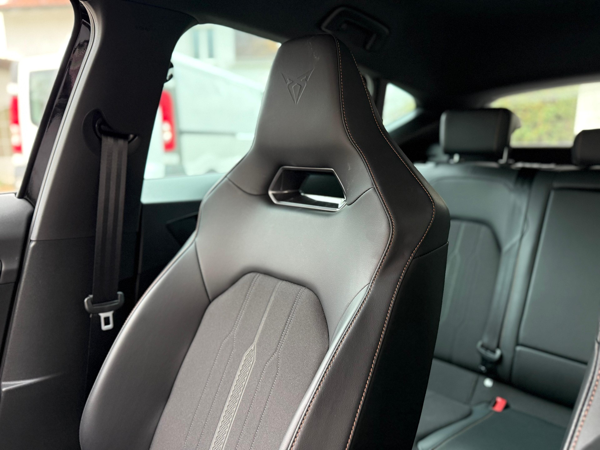 CUPRA 2.0 TSI VZ 4Drive DSG-image-4