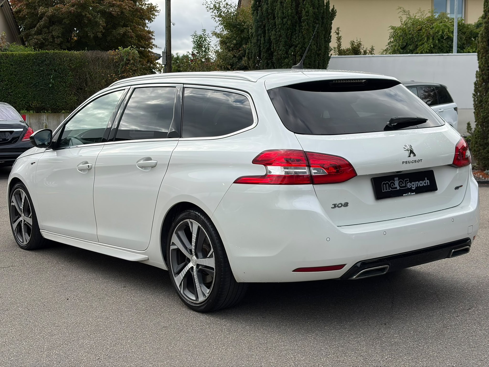 PEUGEOT 308 SW 2.0 BlueHDI GT EAT8-image-5