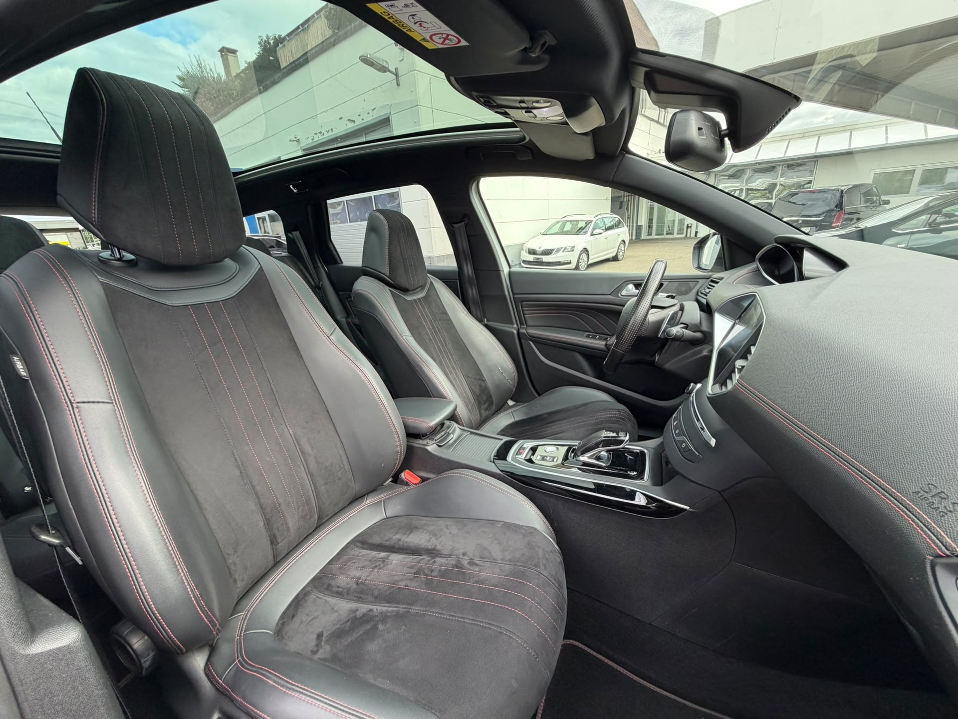 PEUGEOT 308 SW 2.0 BlueHDI GT EAT8-image-12