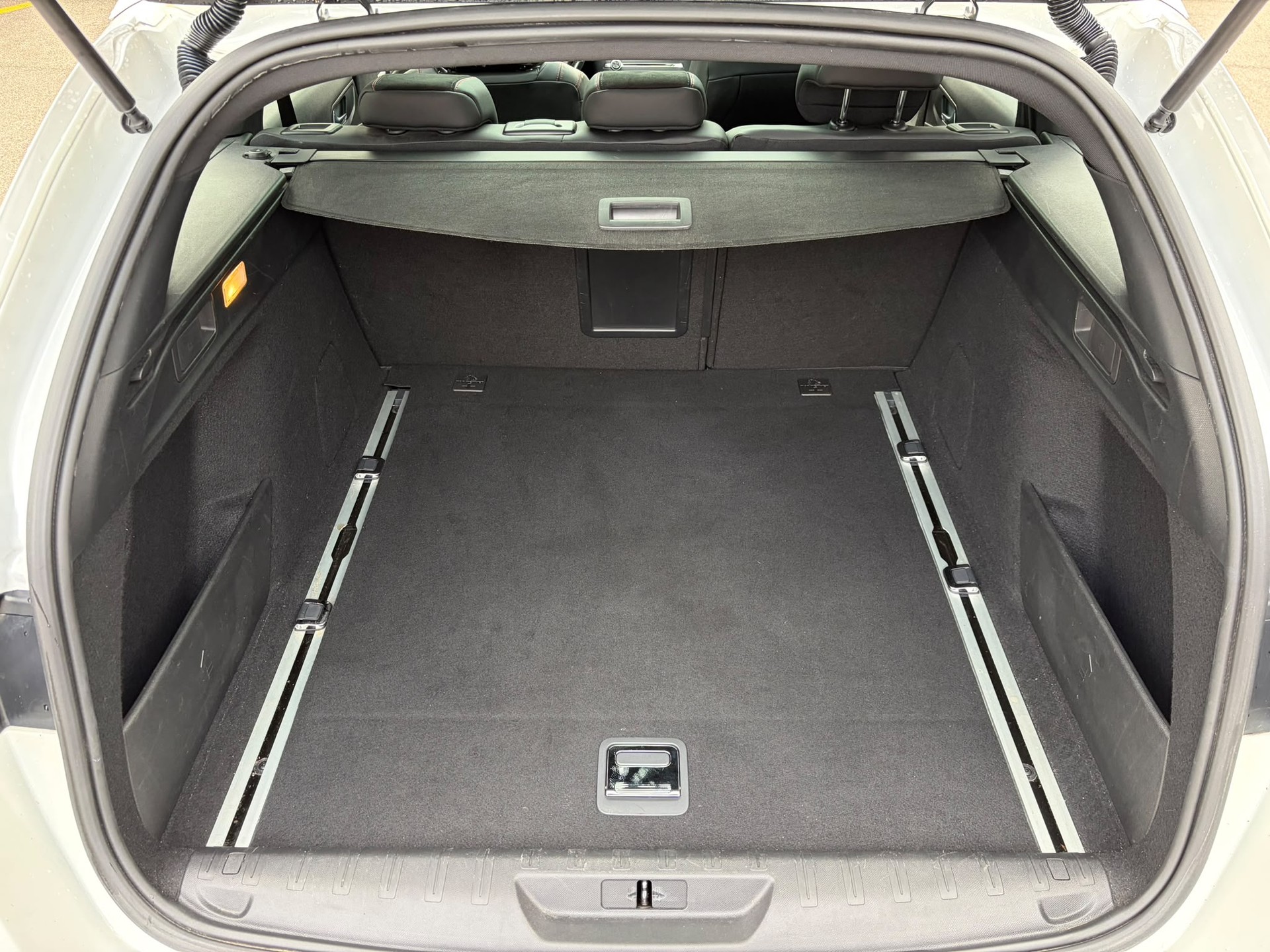 PEUGEOT 308 SW 2.0 BlueHDI GT EAT8-image-7