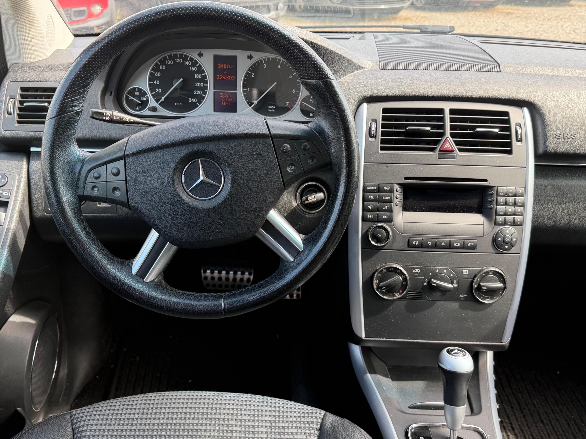 MERCEDES-BENZ B 170-image-4