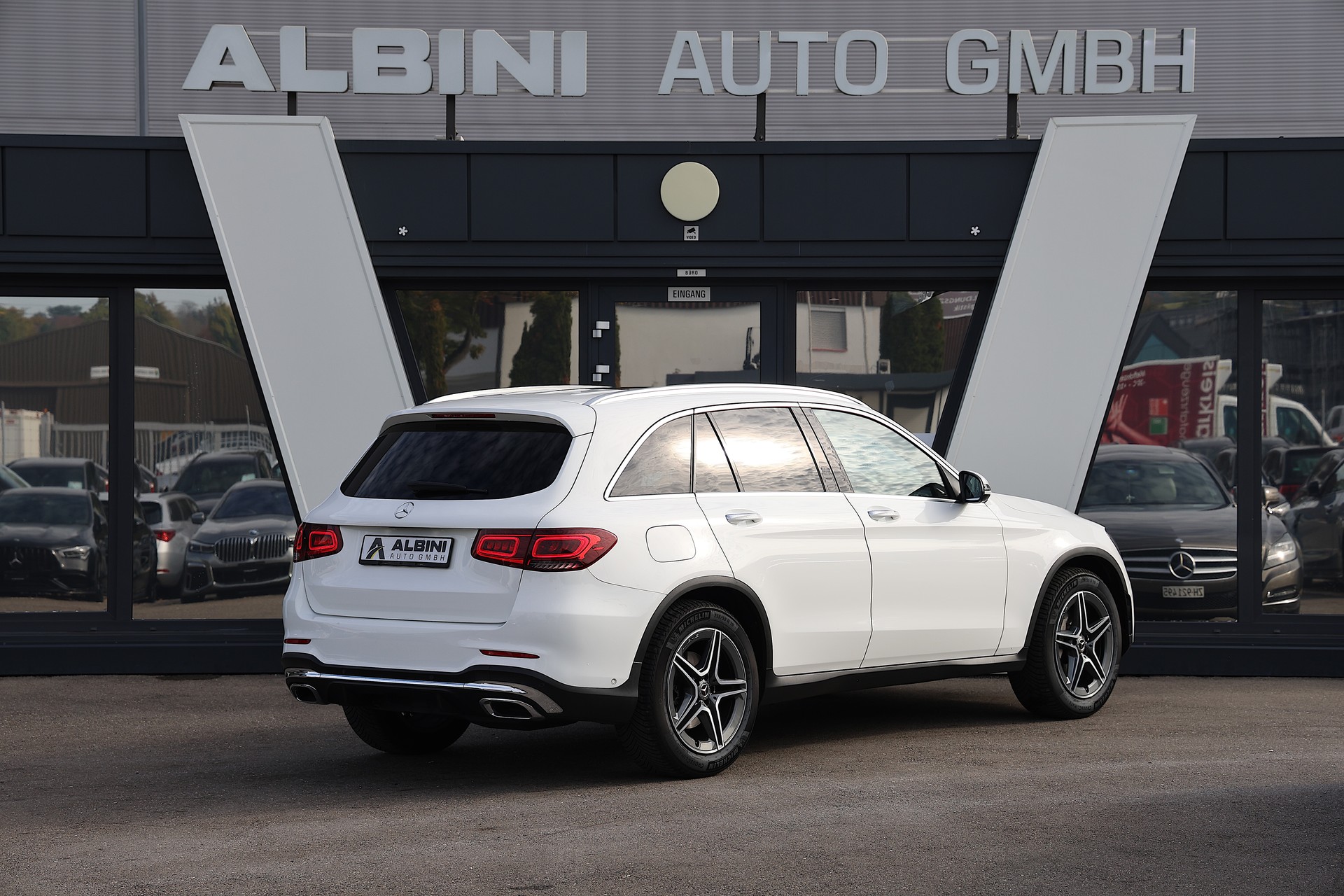 MERCEDES-BENZ GLC 220 d AMG Line 4m-image-2