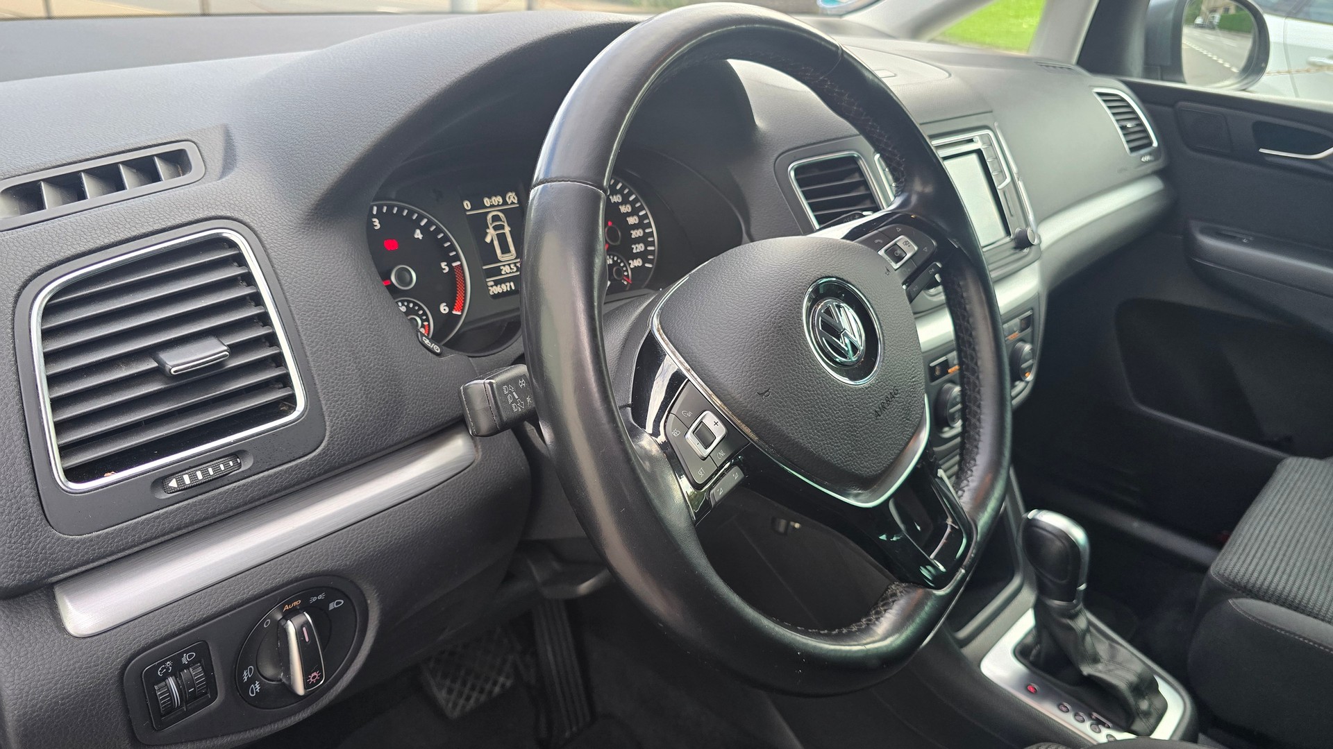 VW Sharan 2.0 TDI BMT Comfortline-image-16