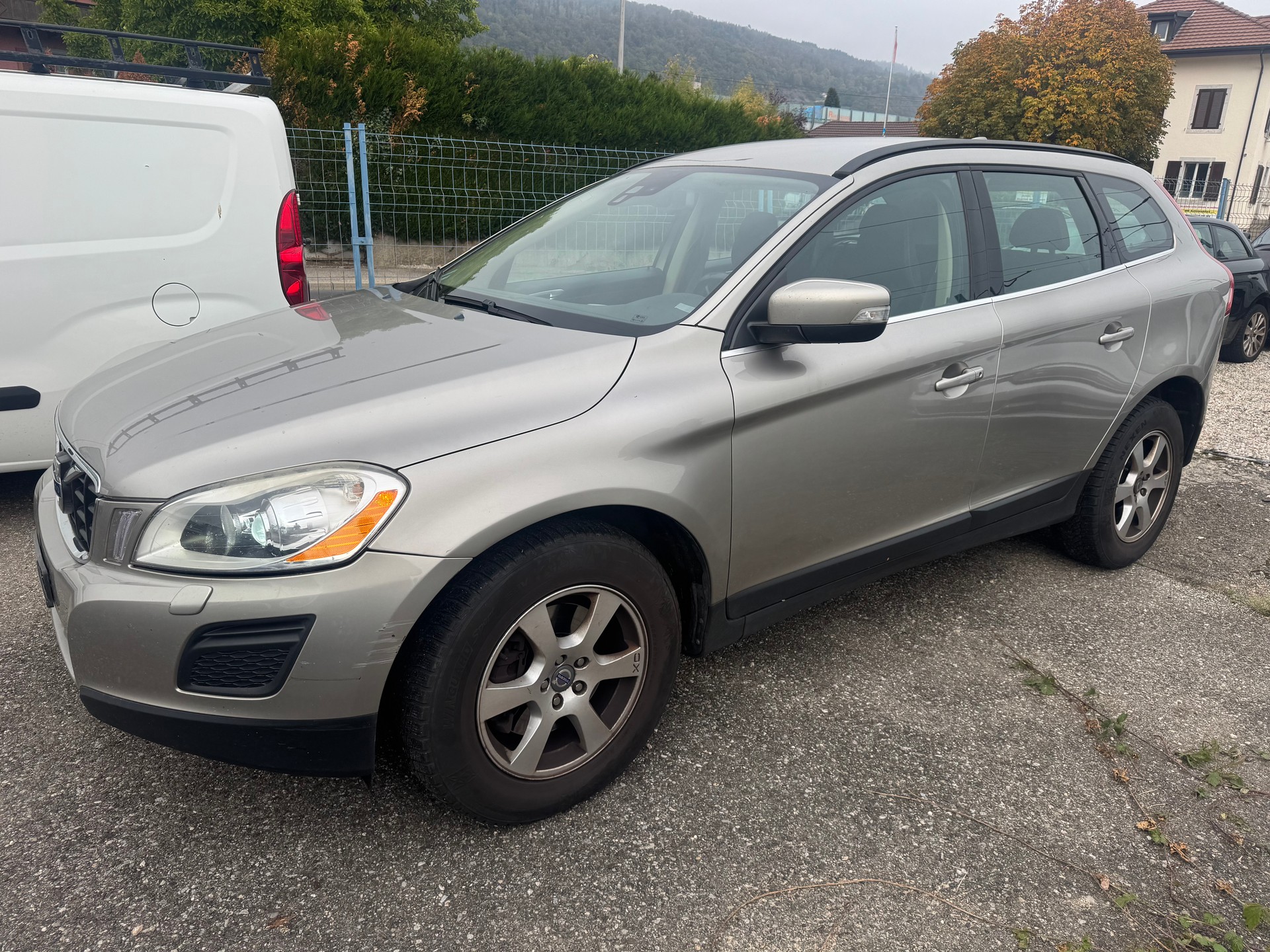 VOLVO XC60 D5 AWD Summum Geartronic-image-2