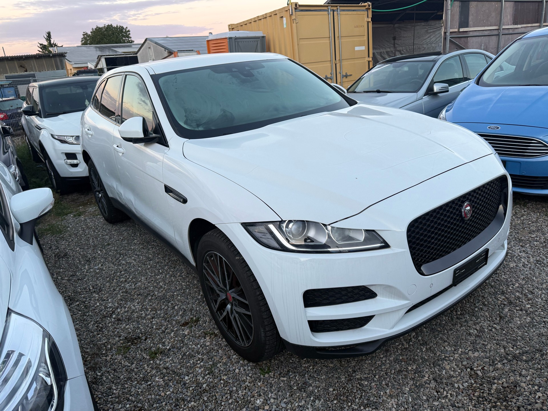 JAGUAR F-Pace 2.0d Portfolio AWD Automatik-image-5