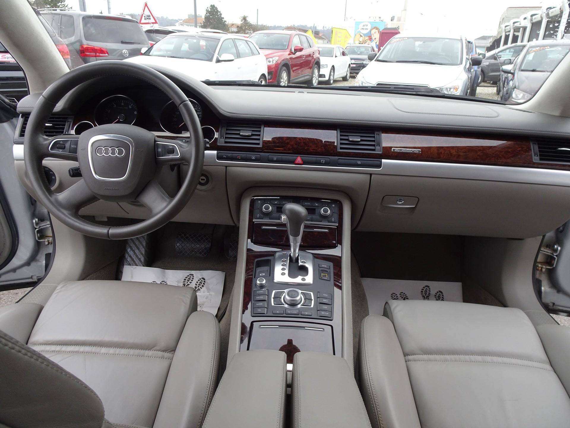 AUDI A8 4.2 FSI quattro tiptronic-image-8