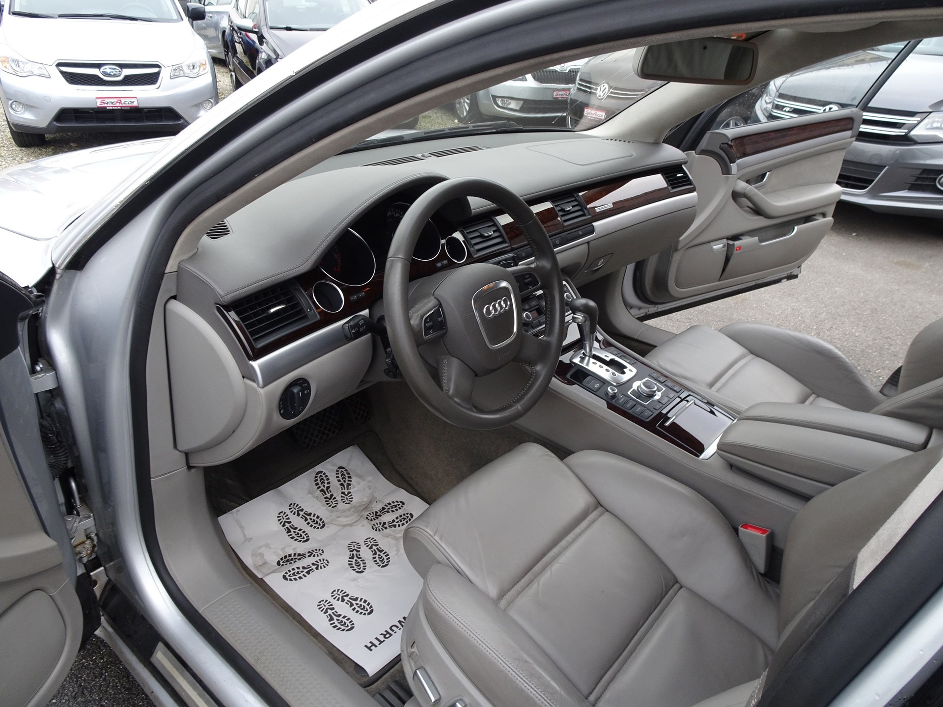 AUDI A8 4.2 FSI quattro tiptronic-image-6