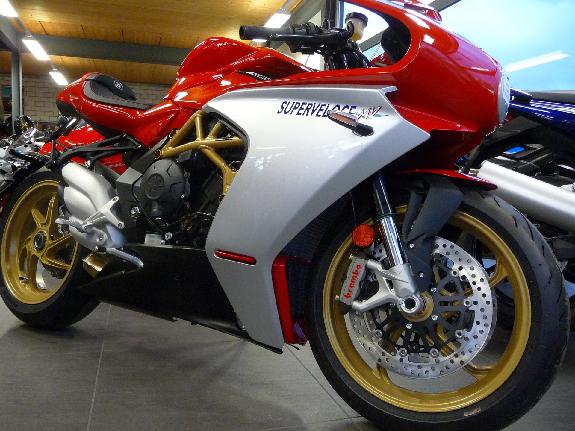 MV AGUSTA SUPERVELOCE 800
